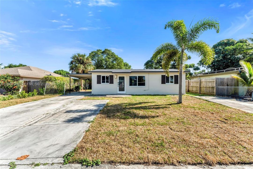 For Sale: $445,000 (3 beds, 2 baths, 828 Square Feet)