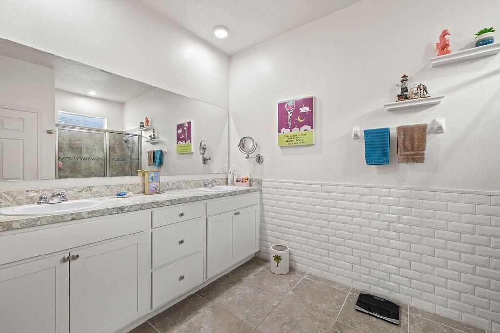 2165HawkRiver-18