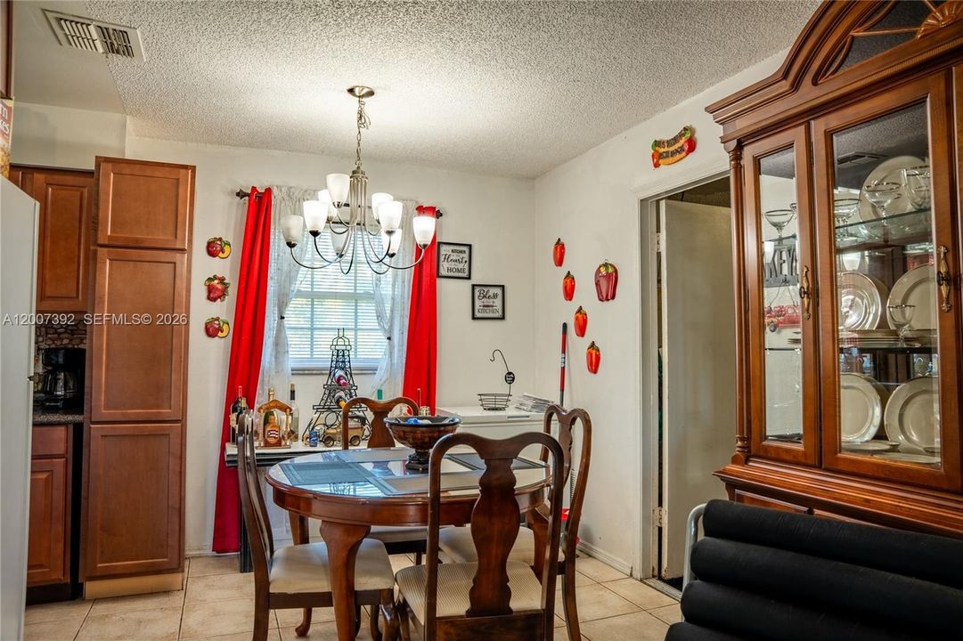 En Venta: $330,000 (3 camas, 2 baños, 0 Pies cuadrados)