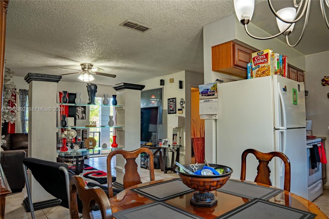 En Venta: $330,000 (3 camas, 2 baños, 0 Pies cuadrados)