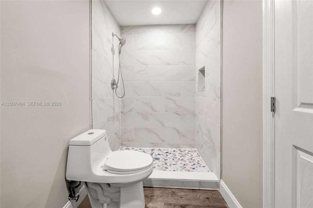Activo con contrato: $2,650 (3 camas, 2 baños, 1492 Pies cuadrados)