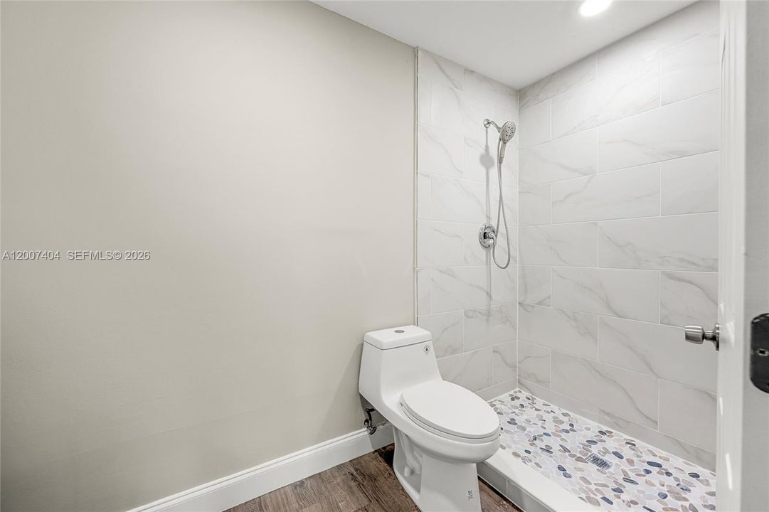 Activo con contrato: $2,650 (3 camas, 2 baños, 1492 Pies cuadrados)