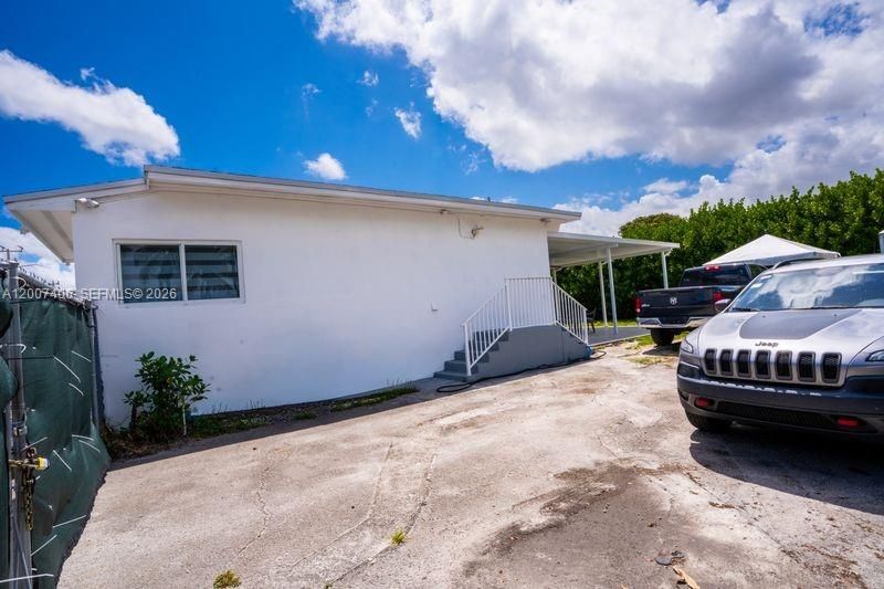 For Sale: $785,000 (3 beds, 2 baths, 1628 Square Feet)