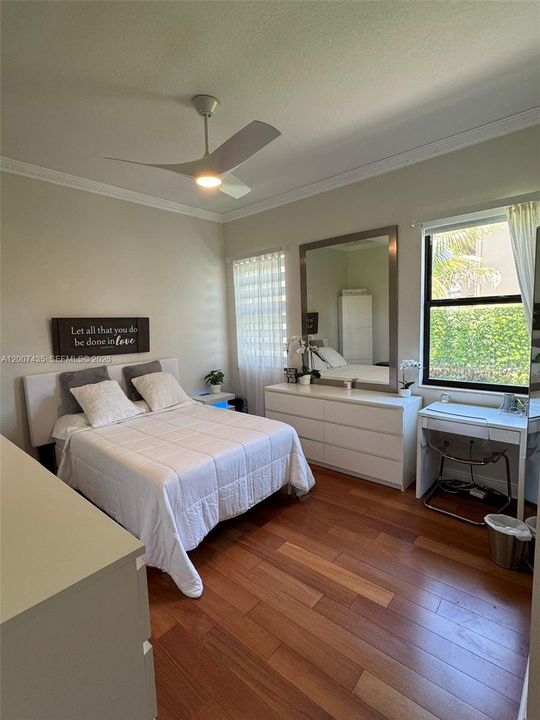 room has walking closet