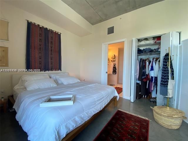 For Sale: $399,000 (2 beds, 2 baths, 1000 Square Feet)