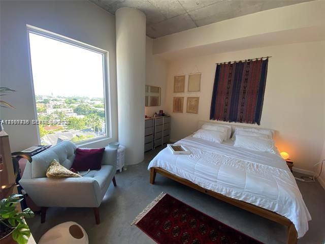 For Sale: $399,000 (2 beds, 2 baths, 1000 Square Feet)