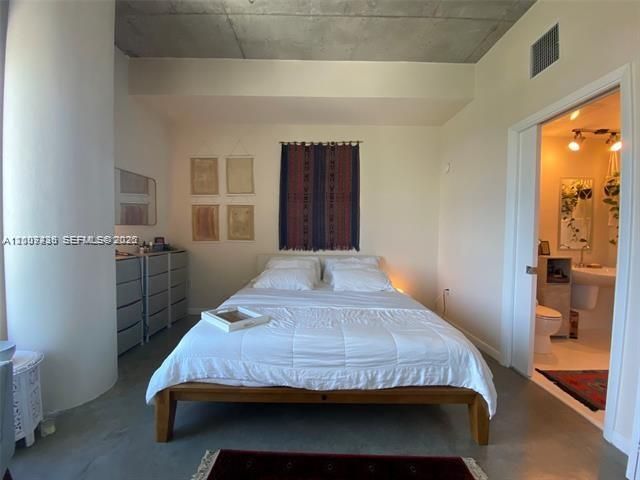 For Sale: $399,000 (2 beds, 2 baths, 1000 Square Feet)