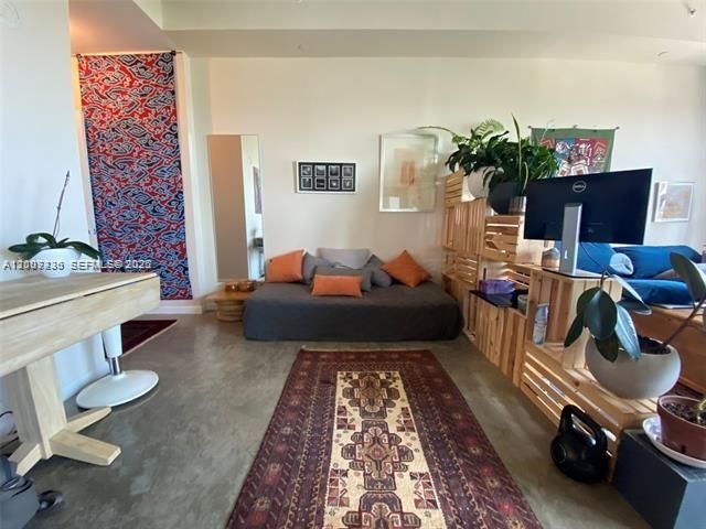 For Sale: $399,000 (2 beds, 2 baths, 1000 Square Feet)