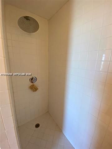 For Sale: $399,000 (2 beds, 2 baths, 1000 Square Feet)