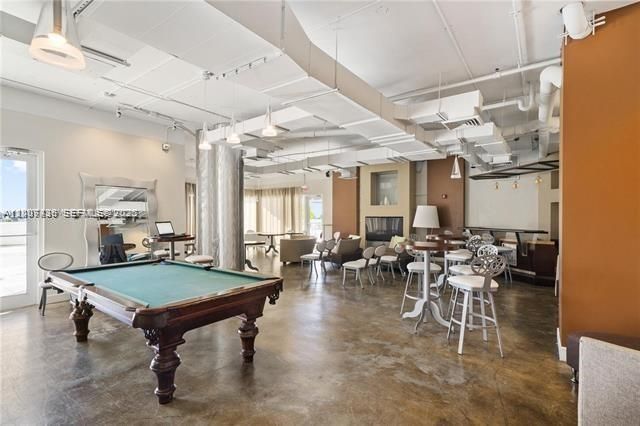 For Sale: $399,000 (2 beds, 2 baths, 1000 Square Feet)