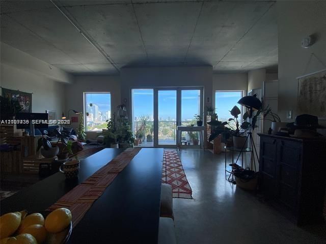 For Sale: $399,000 (2 beds, 2 baths, 1000 Square Feet)