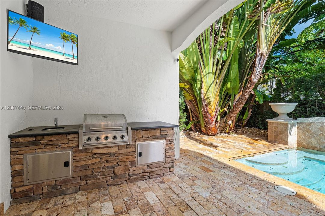 En Venta: $3,295,000 (4 camas, 4 baños, 3676 Pies cuadrados)