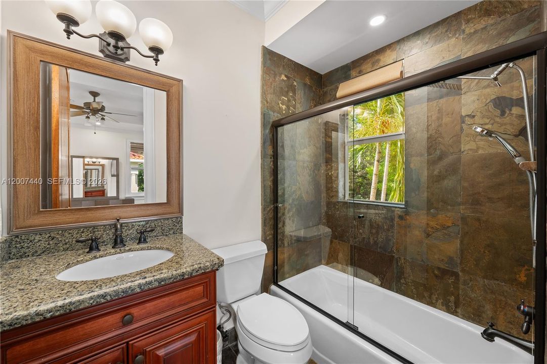 En Venta: $3,295,000 (4 camas, 4 baños, 3676 Pies cuadrados)