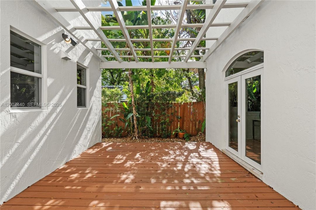 En Venta: $3,295,000 (4 camas, 4 baños, 3676 Pies cuadrados)