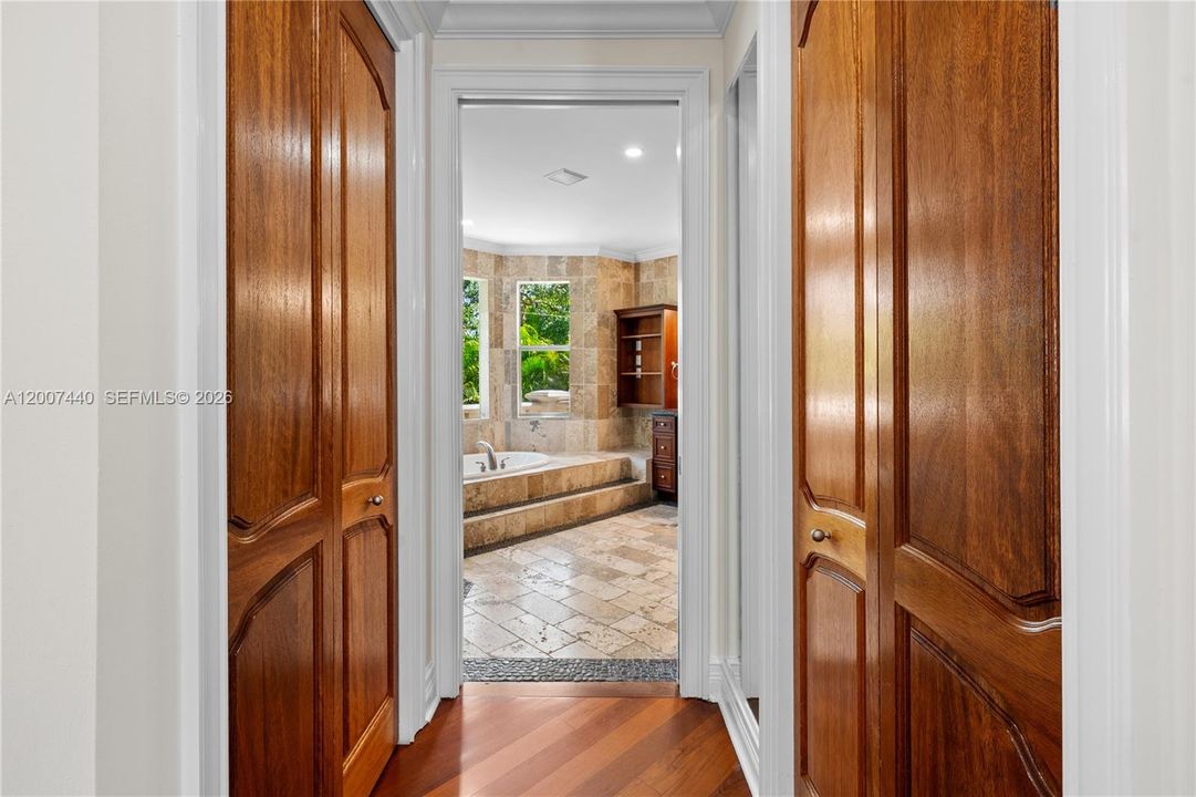 En Venta: $3,295,000 (4 camas, 4 baños, 3676 Pies cuadrados)
