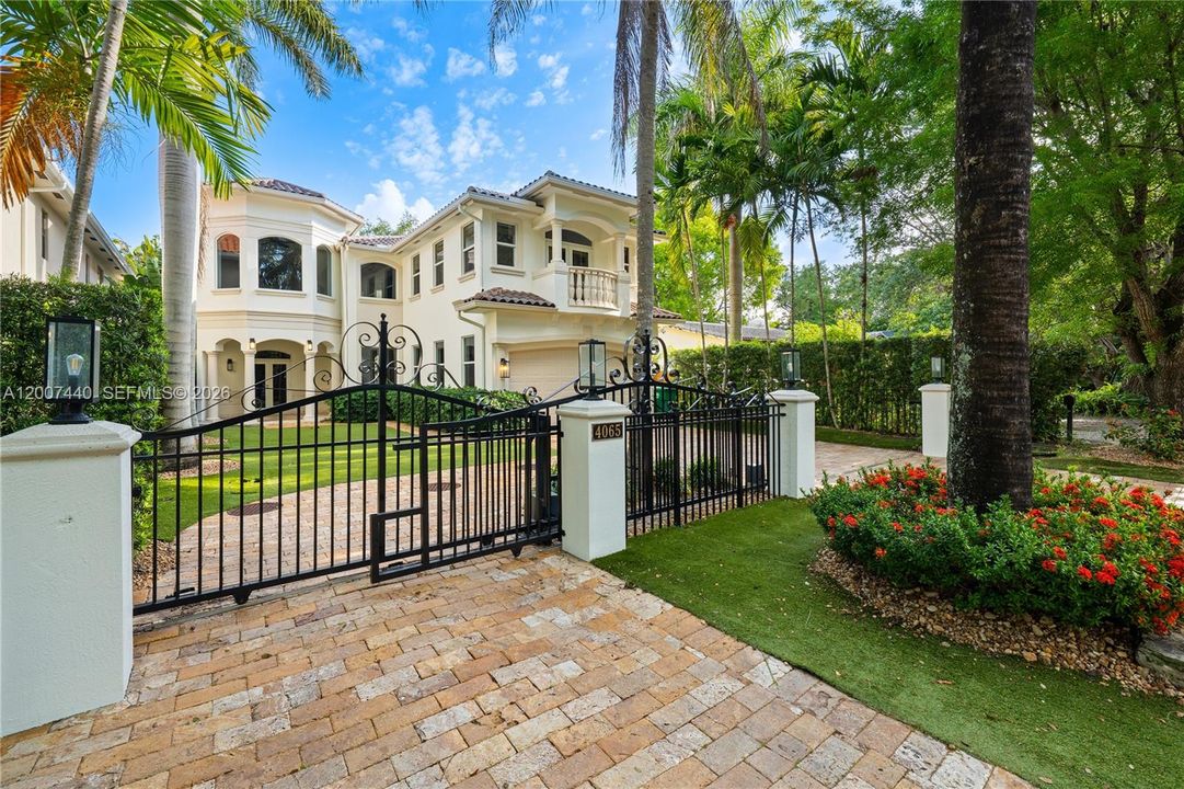 En Venta: $3,295,000 (4 camas, 4 baños, 3676 Pies cuadrados)