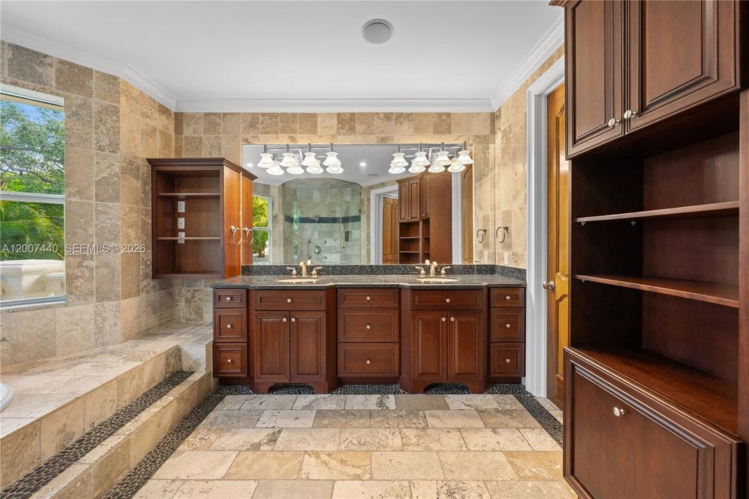 En Venta: $3,295,000 (4 camas, 4 baños, 3676 Pies cuadrados)