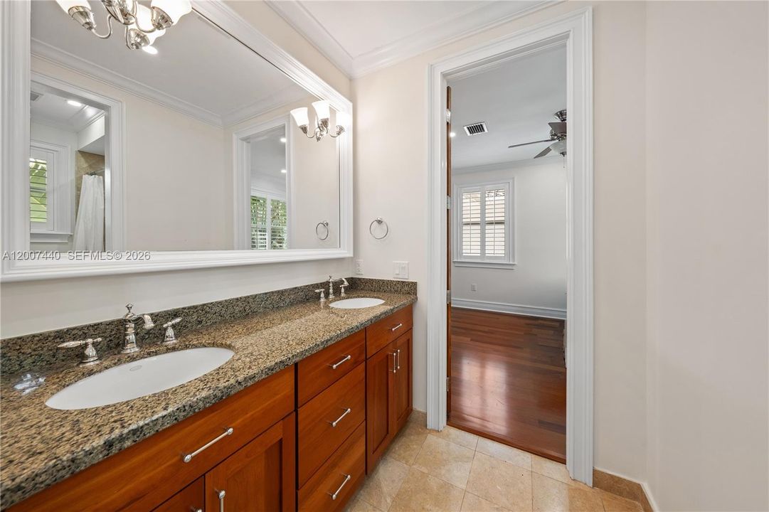 En Venta: $3,295,000 (4 camas, 4 baños, 3676 Pies cuadrados)