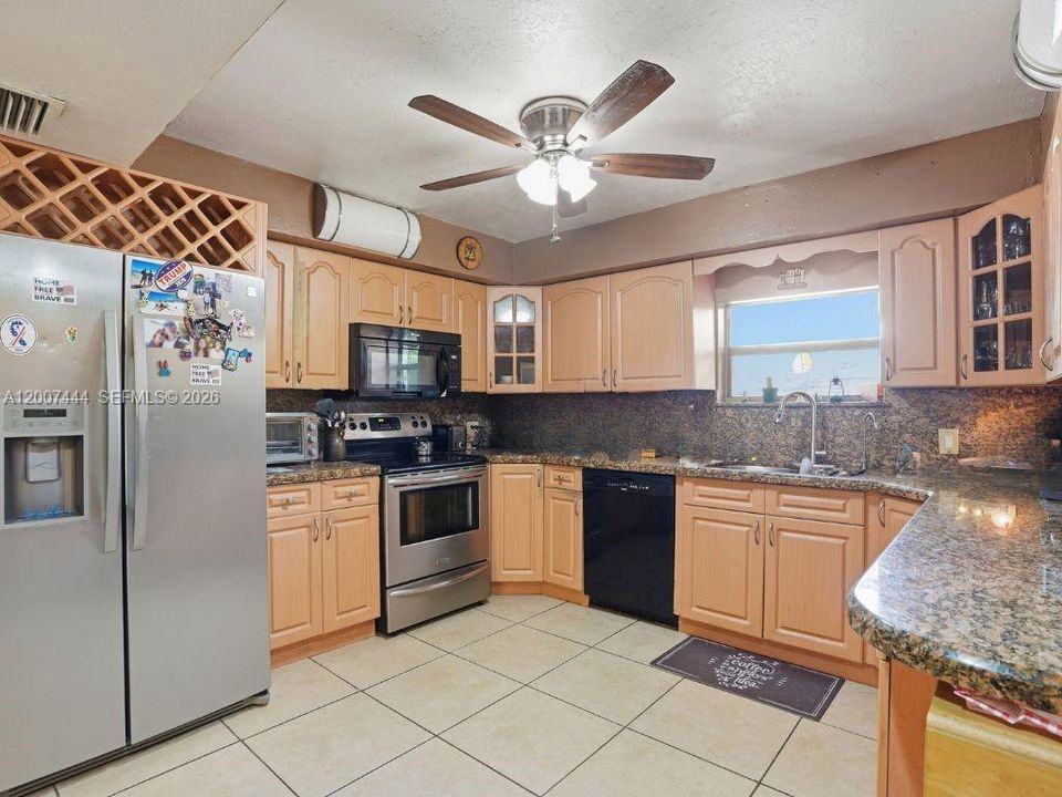Vendido Recientemente: $424,999 (3 camas, 3 baños, 0 Pies cuadrados)