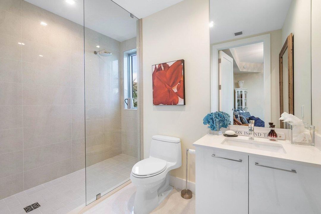 Full bath bedroom 3