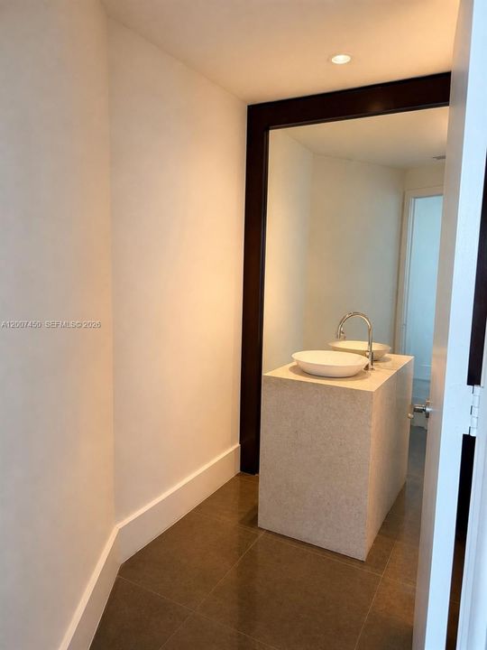 Active With Contract: $12,000 (2 beds, 2 baths, 1960 Square Feet)