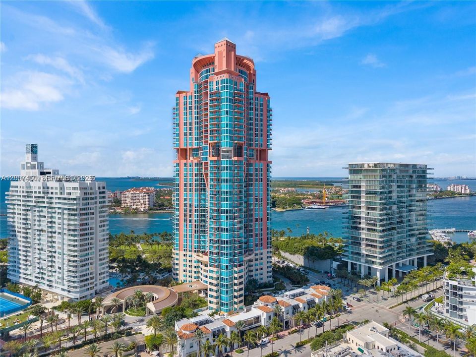 Active With Contract: $12,000 (2 beds, 2 baths, 1960 Square Feet)
