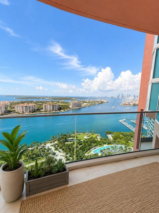 Active With Contract: $12,000 (2 beds, 2 baths, 1960 Square Feet)