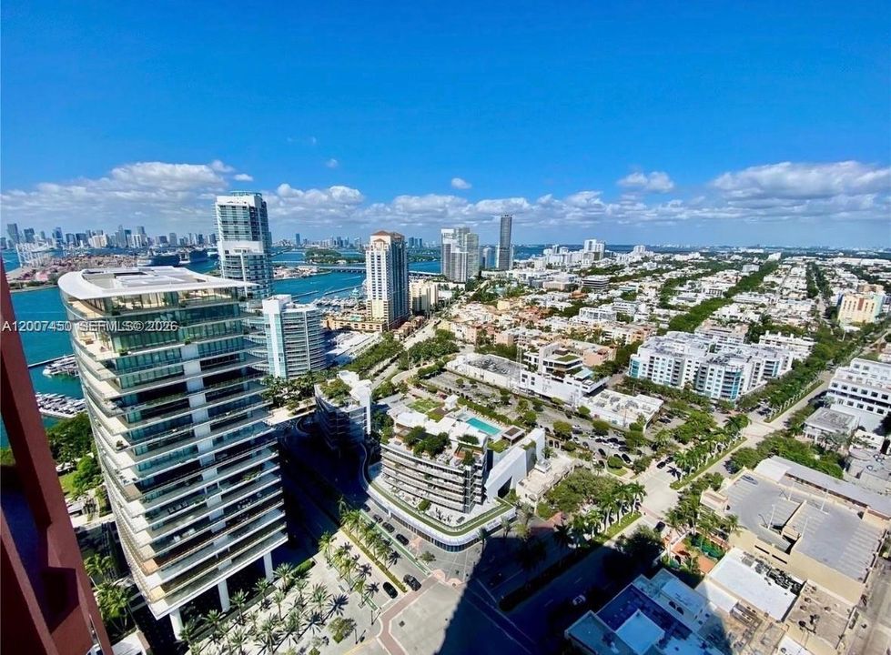 Active With Contract: $12,000 (2 beds, 2 baths, 1960 Square Feet)