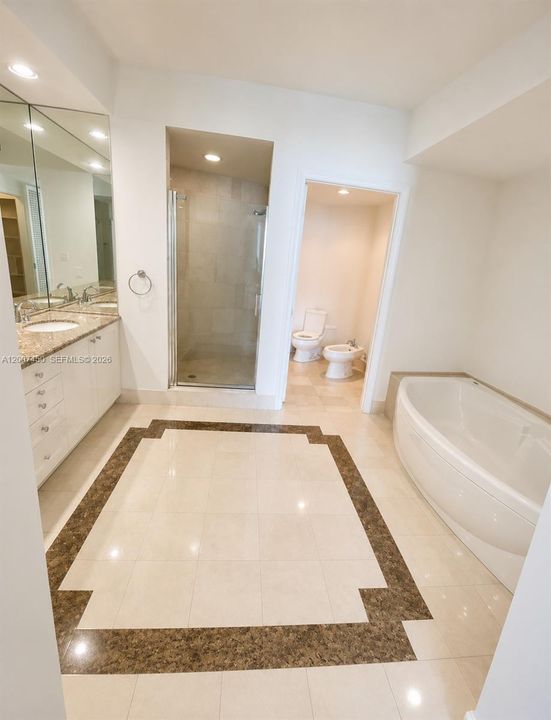 Active With Contract: $12,000 (2 beds, 2 baths, 1960 Square Feet)