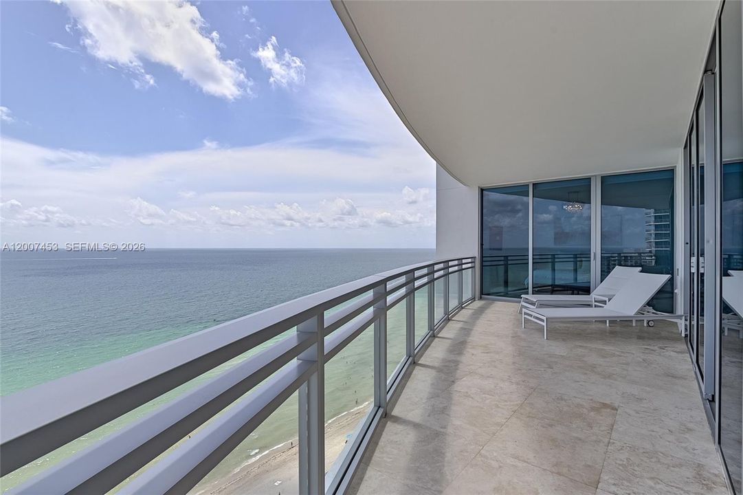 For Rent: $15,900 (3 beds, 3 baths, 3003 Square Feet)