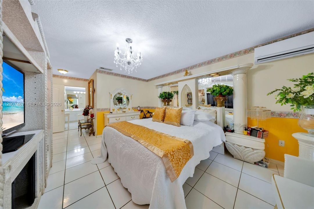 En Venta: $1,150,000 (4 camas, 2 baños, 2444 Pies cuadrados)
