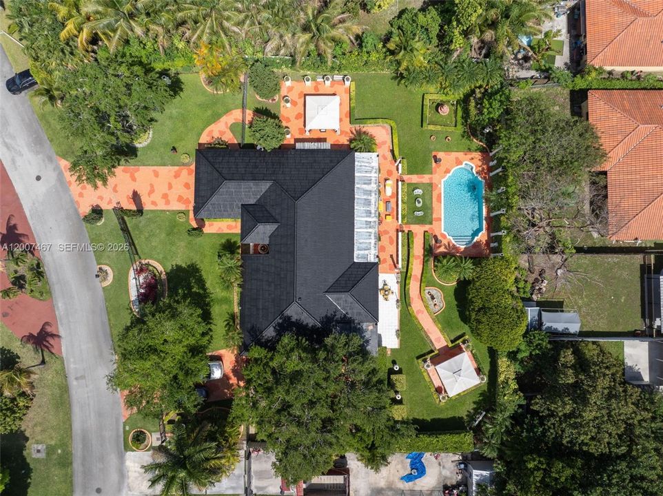 En Venta: $1,150,000 (4 camas, 2 baños, 2444 Pies cuadrados)