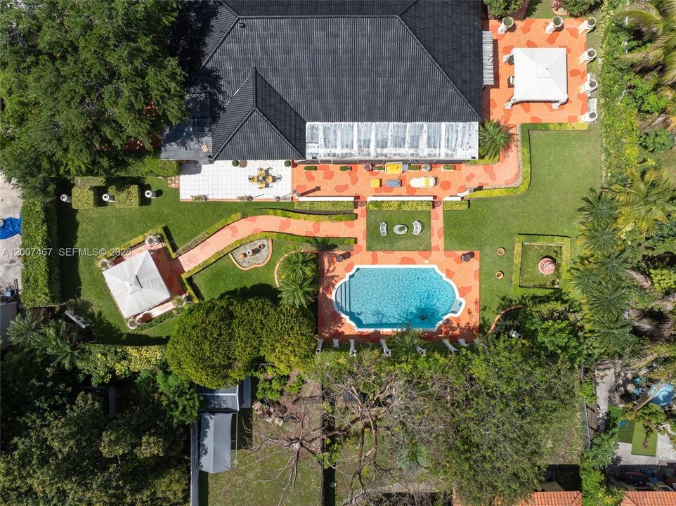 En Venta: $1,150,000 (4 camas, 2 baños, 2444 Pies cuadrados)