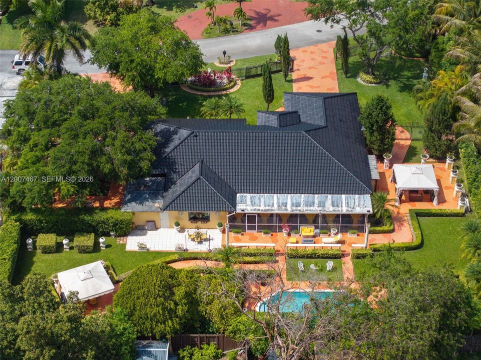 En Venta: $1,150,000 (4 camas, 2 baños, 2444 Pies cuadrados)