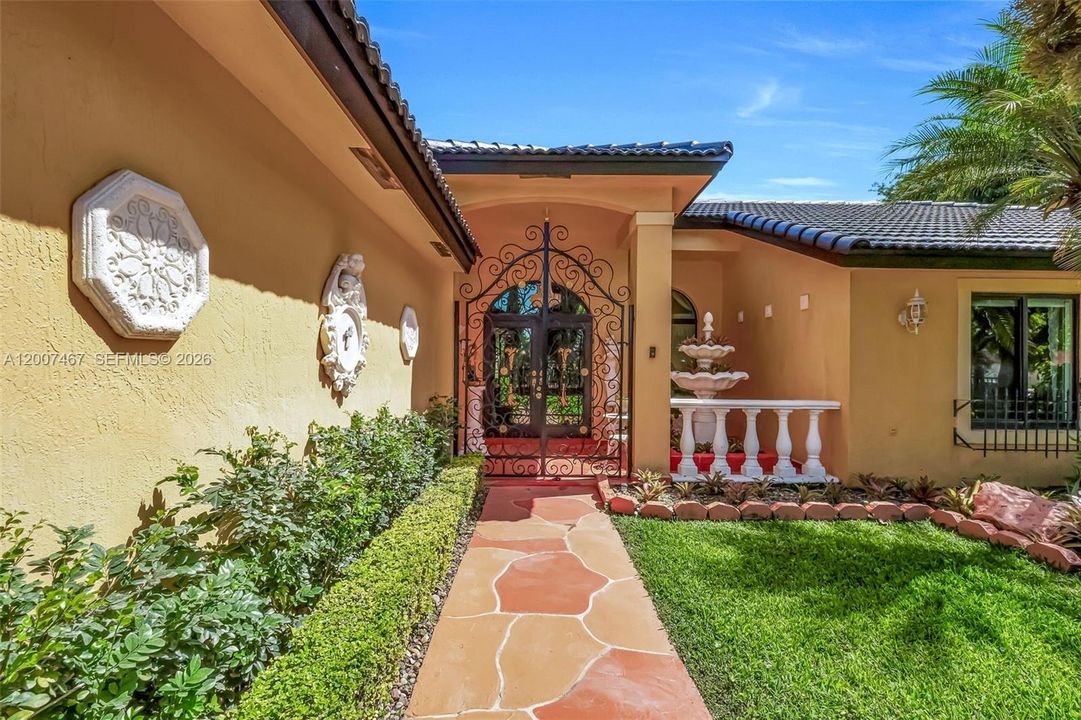 En Venta: $1,150,000 (4 camas, 2 baños, 2444 Pies cuadrados)