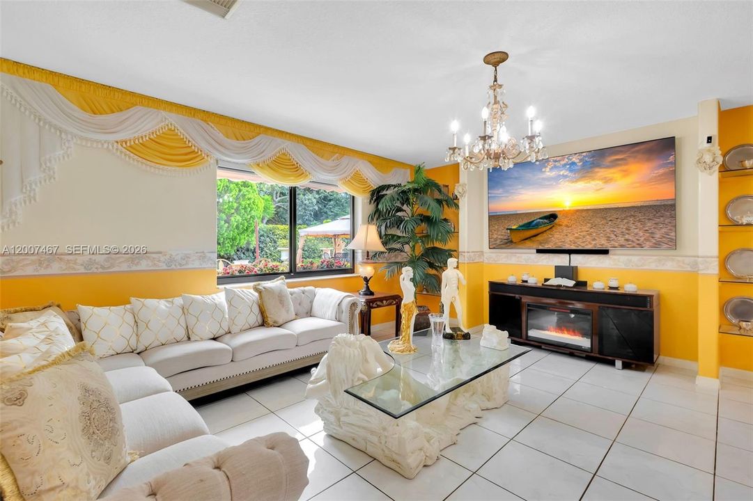 En Venta: $1,150,000 (4 camas, 2 baños, 2444 Pies cuadrados)