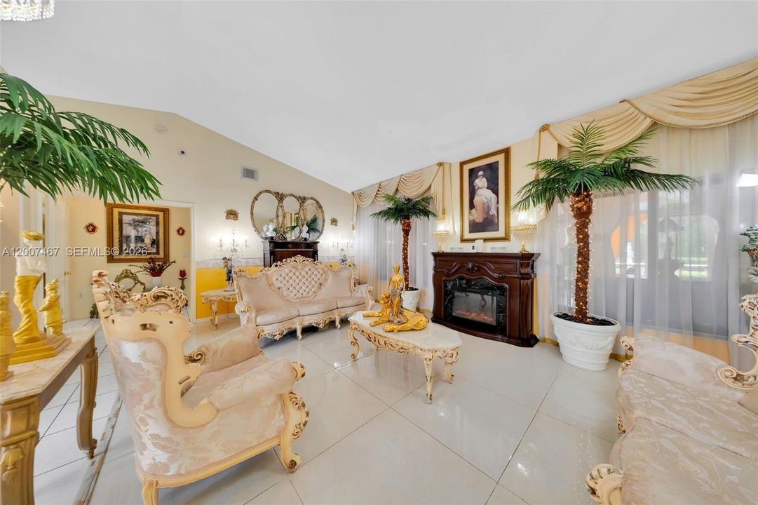 En Venta: $1,150,000 (4 camas, 2 baños, 2444 Pies cuadrados)