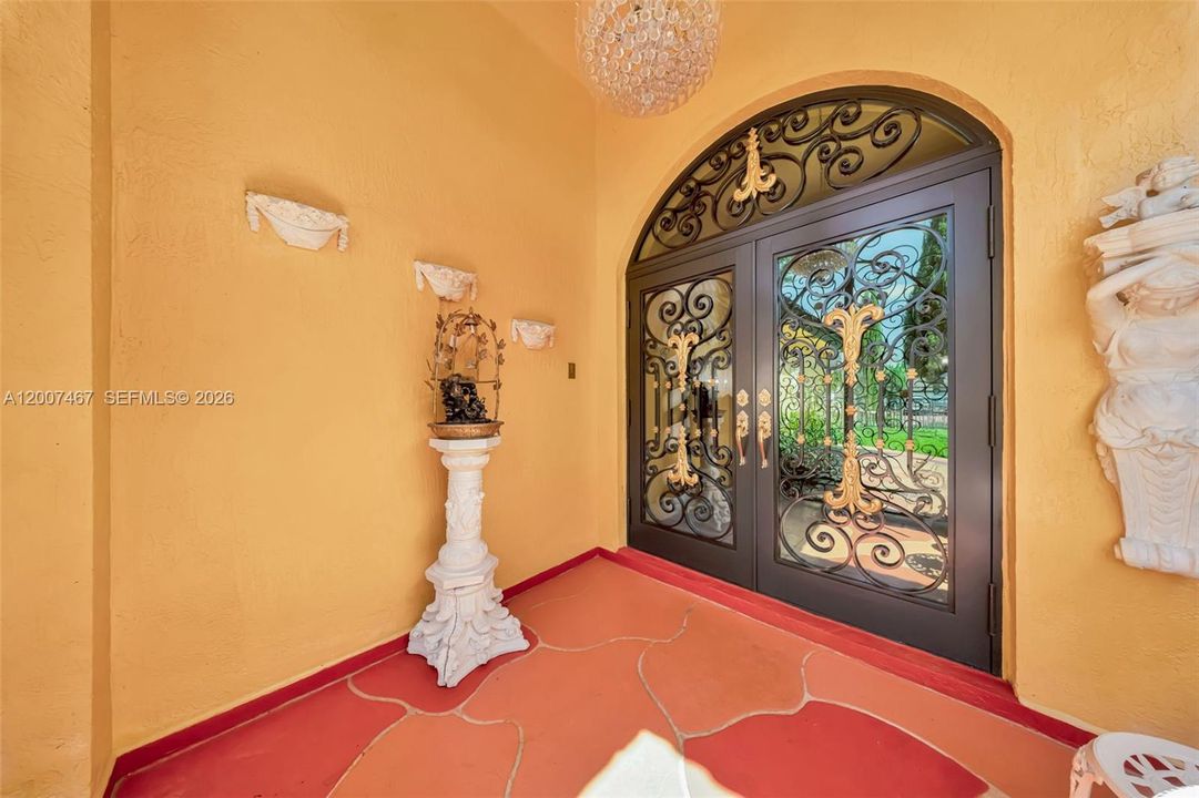 En Venta: $1,150,000 (4 camas, 2 baños, 2444 Pies cuadrados)
