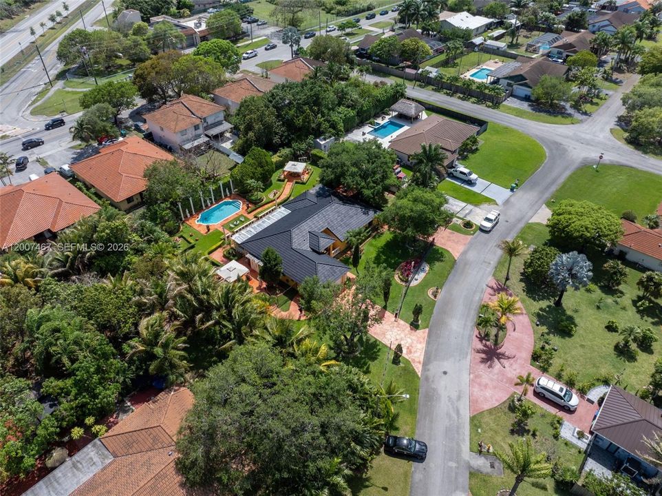 En Venta: $1,150,000 (4 camas, 2 baños, 2444 Pies cuadrados)