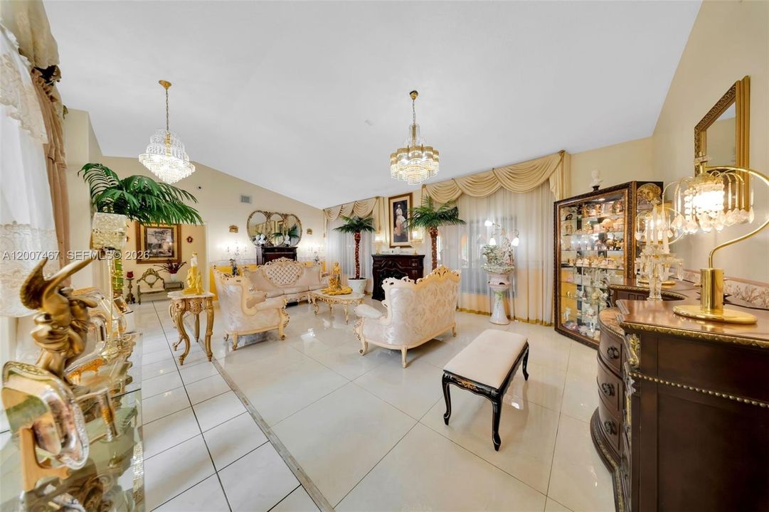 En Venta: $1,150,000 (4 camas, 2 baños, 2444 Pies cuadrados)