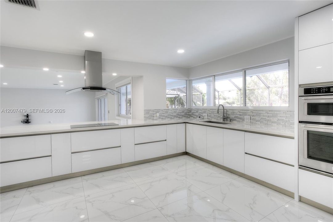En Venta: $1,230,000 (4 camas, 4 baños, 2748 Pies cuadrados)