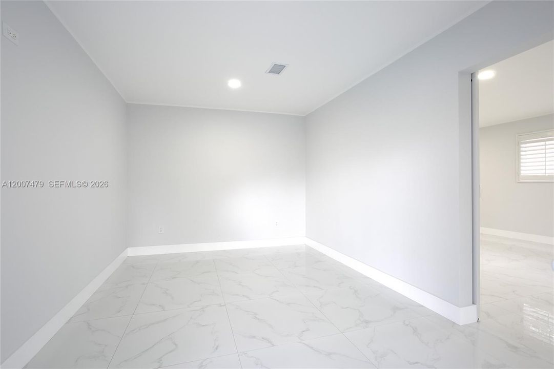 En Venta: $1,230,000 (4 camas, 4 baños, 2748 Pies cuadrados)