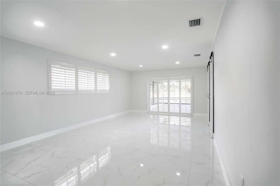 En Venta: $1,230,000 (4 camas, 4 baños, 2748 Pies cuadrados)