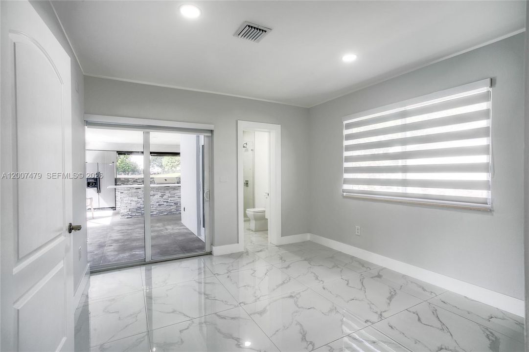 En Venta: $1,230,000 (4 camas, 4 baños, 2748 Pies cuadrados)