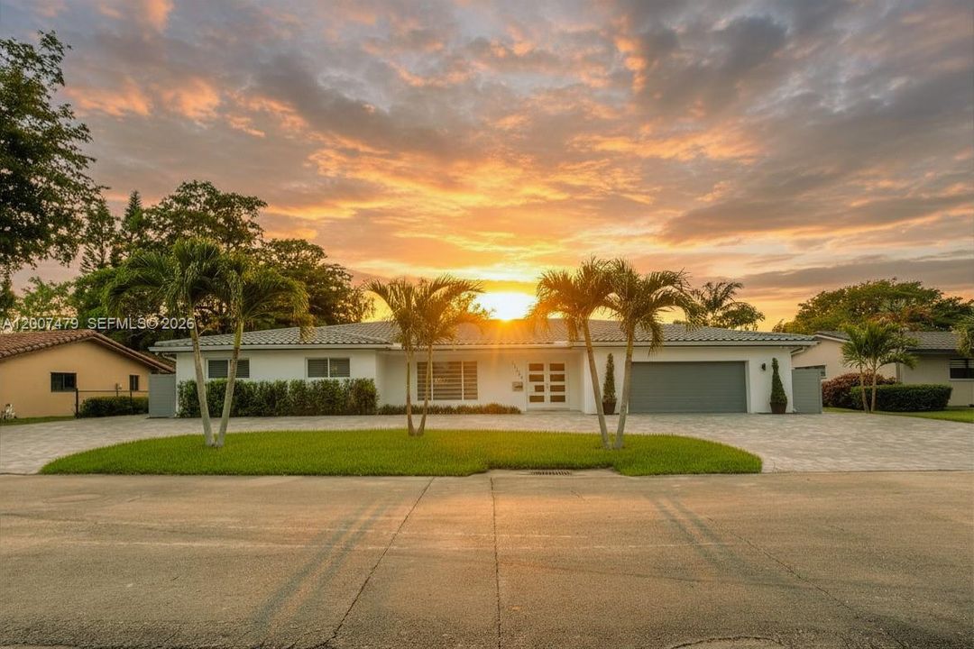 En Venta: $1,230,000 (4 camas, 4 baños, 2748 Pies cuadrados)