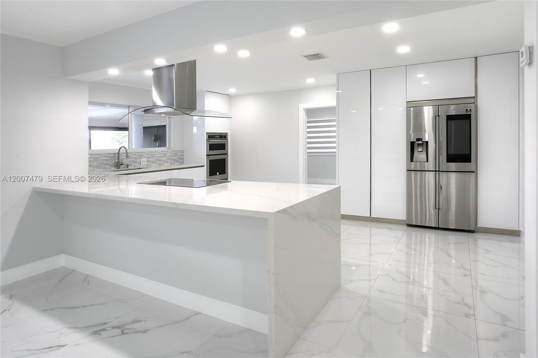En Venta: $1,230,000 (4 camas, 4 baños, 2748 Pies cuadrados)
