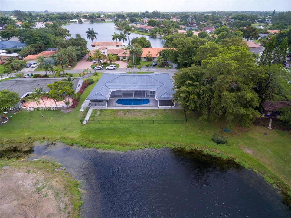 En Venta: $1,230,000 (4 camas, 4 baños, 2748 Pies cuadrados)