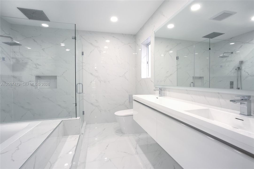 En Venta: $1,230,000 (4 camas, 4 baños, 2748 Pies cuadrados)