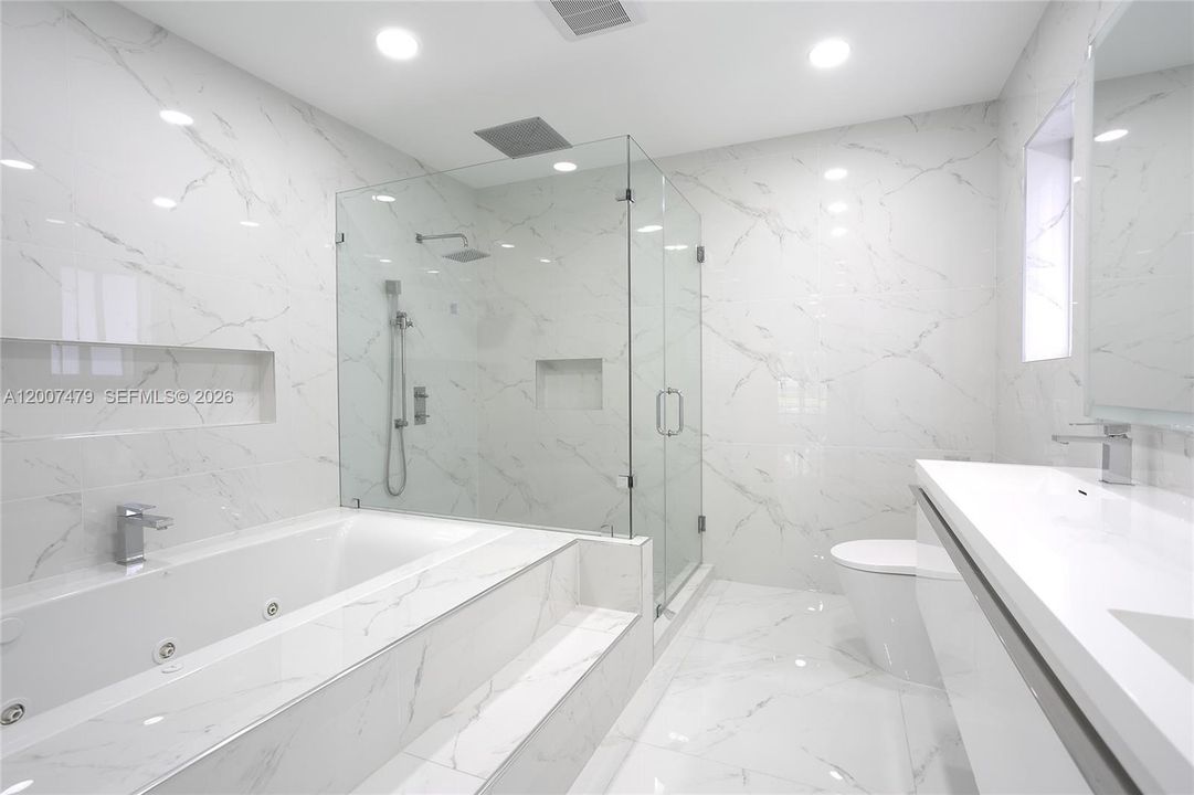 En Venta: $1,230,000 (4 camas, 4 baños, 2748 Pies cuadrados)