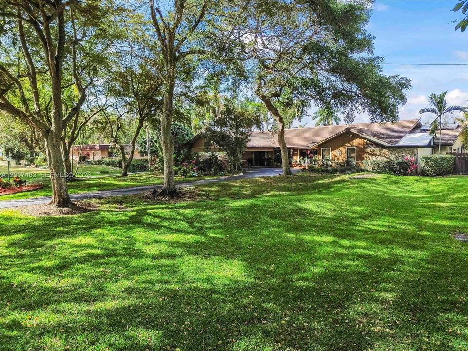 En Venta: $1,997,000 (4 camas, 3 baños, 3388 Pies cuadrados)